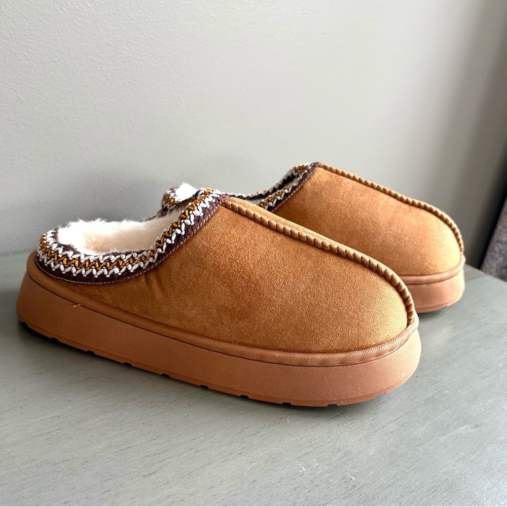 Beranmey Platform Brown Slippers Cozy Fuzzy Lining Women Sz 7-8  NEW - Picture 3 of 14